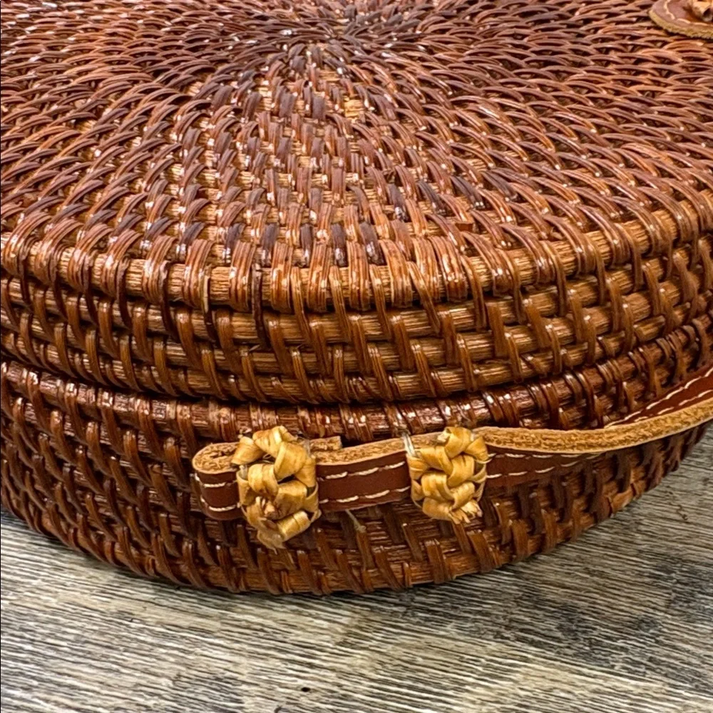 Round Woven Rattan Crossbody Bag | Boho Bali Style | Leather Strap